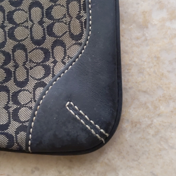 Vintage Coach Wristlet - Picture 3 of 5